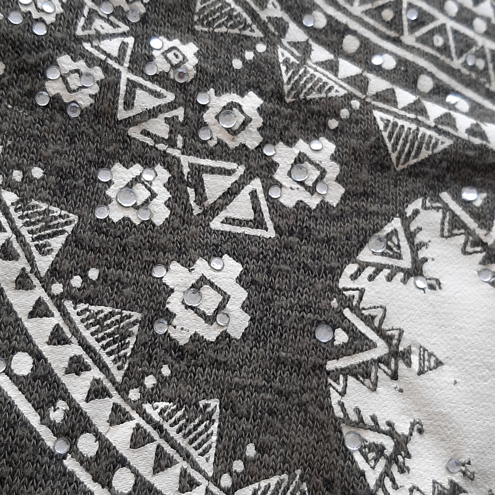 Native design top, Rags to Riches - Picture 3 of 5